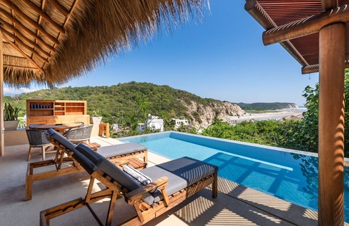 R Villa | Oceanview W/ Theater Room & Exclusive Beach Access