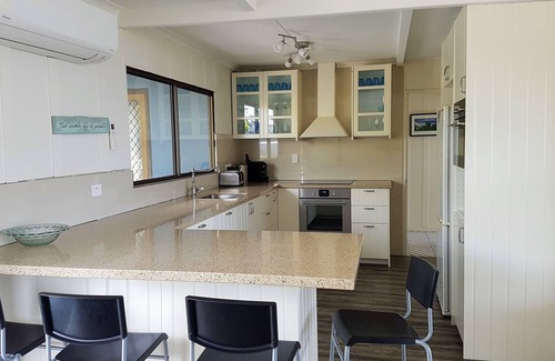 Goolwa Beach House | Oceanviews, Fire pit, Pets welcome, 500m walk to Goolwa Surf Beach!