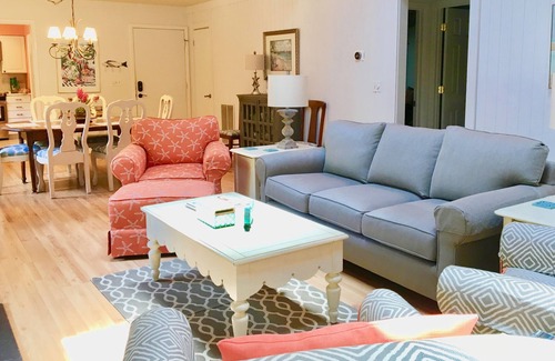 West Beach Cottage | Oceanwoods 3bd/2bth w/Enlarged Screen Porch, WiFi, updated!