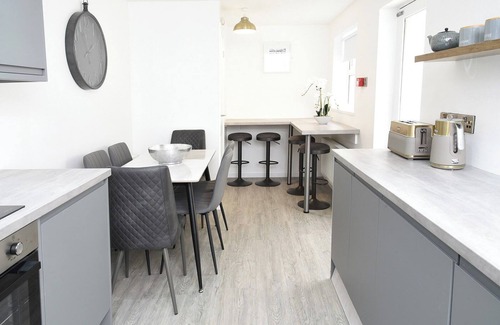 Queens Quarter Hotel | Ocho Homes by Eight Continents