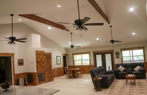 Juliette Cabin | Ocmulgee River Lodge ~ Sleeps 12 ~ 5 Private Suites ~River Access