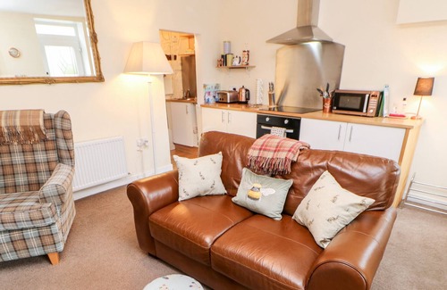 Hunwick Cottage | OCTOBER COTTAGE, romantic, character holiday cottage in Hunwick