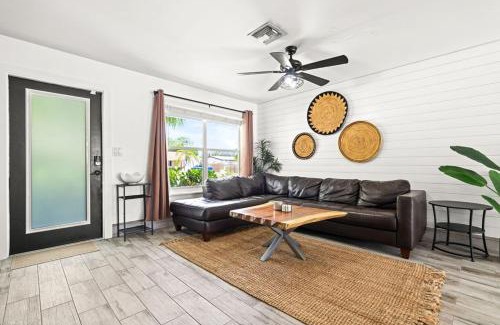 Jupiter House | October Special! Limited-time Discount Book Now!
