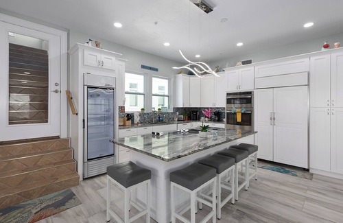 Fort Myers Beach House | October still has openings! Walk to everything! Large private pool! Tiki Bar!