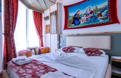 Sarande Hotel | Oda's Room