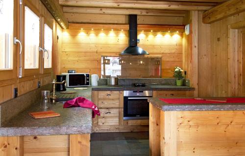 Les Deux Alpes Ski Chalet | Odalys Chalet Le Loup Lodge