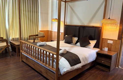 Mohal Hotel | Odbo Stays Manali