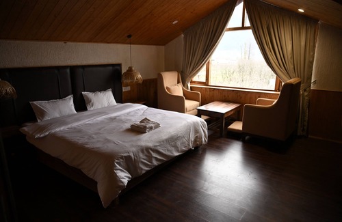 Mohal Hotel | Odbo Stays Manali
