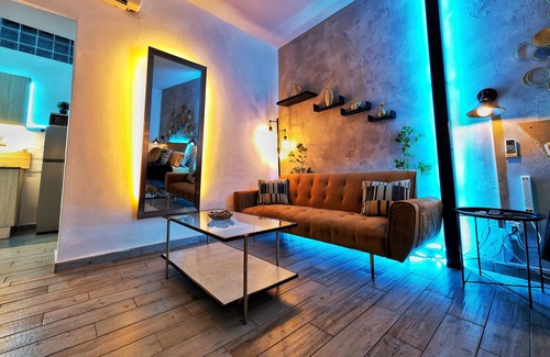 Santa Ana Apartment | Oddity Studio By Paradox