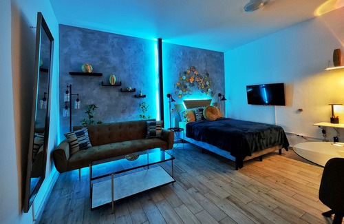 Santa Ana Apartment | Oddity Studio By Paradox