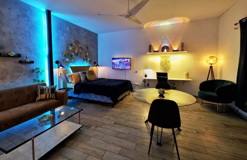 Santa Ana Apartment | Oddity Studio By Paradox