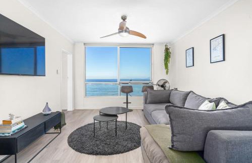 Strand Apartment | Odeon Towers 808 by Host Agents