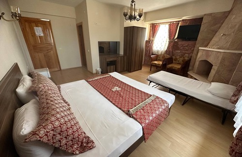 Ezine Hotel | Odunluk Tas Konak Otel