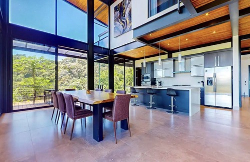 Dominical Villa | Odyssey Villa - incredible mountain views, 3 bedrooms, w pool!