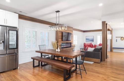 Roswell House | ❤️ of Roswell, walking distance to restaurants, pub, ☕️ shops and trails!