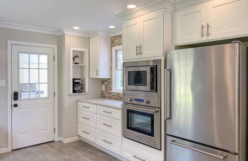 Roswell House | Off Canton Cottage - walking distance to canton st