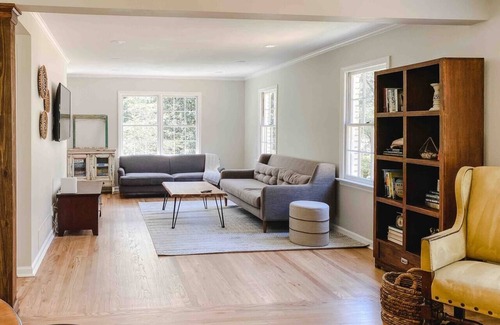 Roswell House | Off Canton Cottage - walking distance to canton st