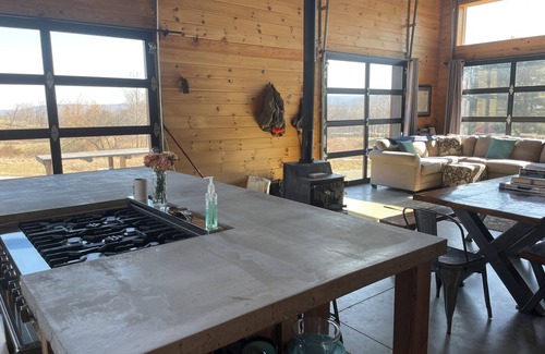 Cynthiana House | Off-Grid Experience in Bainbridge Ohio. Close to lakes and trails.