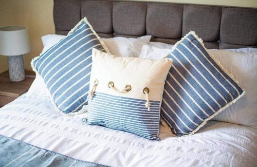 Cockett Apartment | Off Road parking, Garden, TV in Every Room