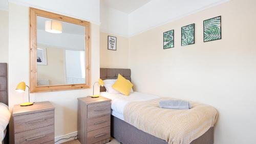Cockett Apartment | Off Road parking, Garden, TV in Every Room
