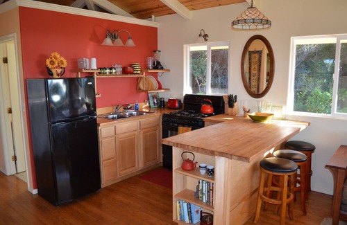 Naalehu Cottage | Off the Beaten Track On the Island of Hawai`i!