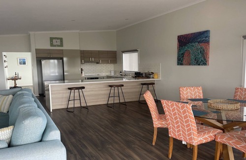 Lake Wangary House | Off The Net - Esplanade property with views of the channel