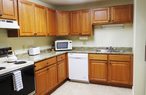Bartlett Condo | Official Seasons RMC Condo 15A - 2 Bedroom - sleeps 8 - Dog Fees