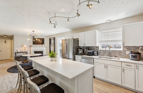 Oglesby House | Oglesby Vacation Home 6 Bedroom Home