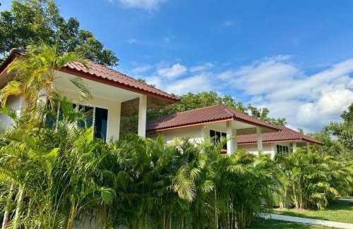 Ko Pha-ngan House | Oh'lala Pool Cottages