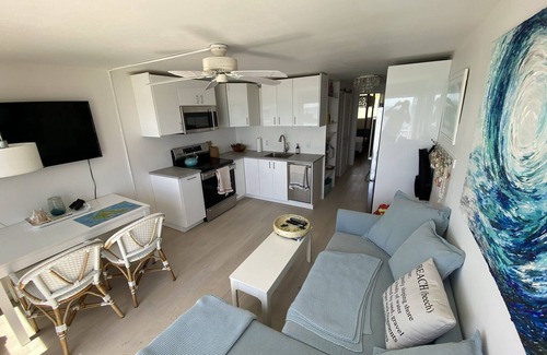 Makaha Condo | Oh the views! Oceanfront condo: Dolphins, Turtles & Sunsets oh my!