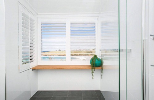 Kiama House | Ohana Oasis - reserve frontage and a front row to Easts Beach & stunning ocean views