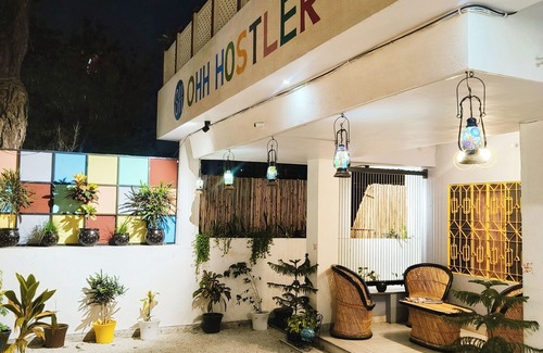 Bani Park Hotel | Ohh Hostler