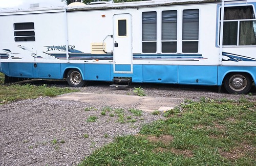Chilo House | Ohio river camping