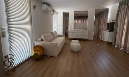 Kassandra Apartment | Oikos Sani Suites