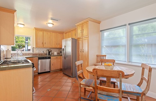 Ojai House | Ojai East End Countryside Retreat with Outside Jacuzzi and EV TESLA Charger