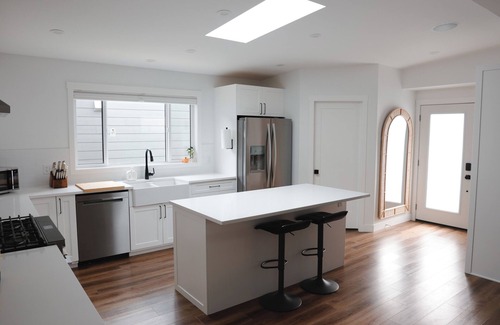 Central Okanagan House | Okanagan 3br w/Hot Tub - Wine, Lakes, Pickleball