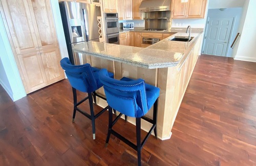 Okauchee Lake House | OKAUCHEE LAKE HOUSE HIDEAWAY
