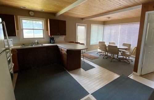 Arnolds Park Cottage | Okoboji Cottage Sleeps 6 Private dock and boat lift included
