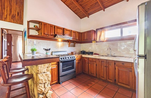 Playa Hermosa Apartment | Ola Bonita BeachFront Apart Hotel