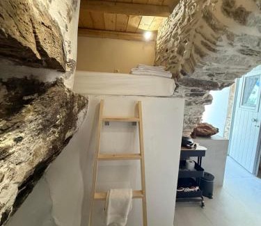 Kithnos Apartment | Ola Cave Studio Dryopida Kythnos