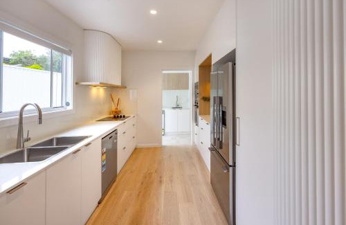 Anna Bay Villa | Olas Villa 3 - Plunge Pool & Walk to Beach