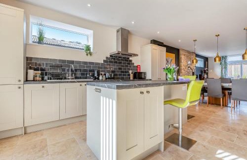 Wimborne House | Old Barn 1 - Uk48477