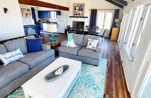 Duck Cottage | Old Bay Hideaway Oceanfront Cottage Duck