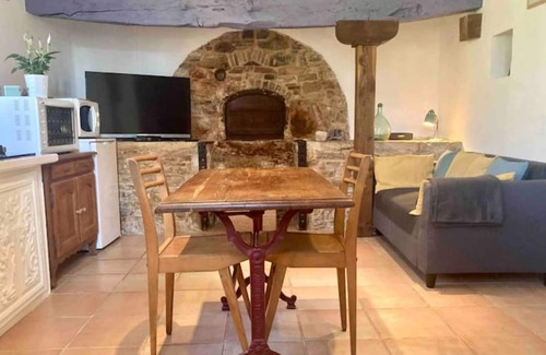 Montclera House | Old Bread Oven Moulin d'Iches