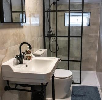 Headington House | Old Castle Cottage Retreat
