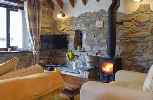 Dinas Cross House | Old Chapel Cottage - Dinas Country Club