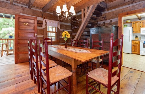 Lake Junaluska Cabin | Old Chestnut Cabin; walk to Lake Junaluska!