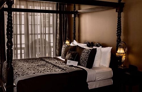 Downtown Historic District Bed & Breakfast | Old City House Inn and Restaurant