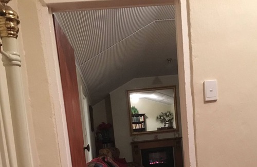 Mannum House | Old Coach House - Mannum -Long Stay discount available