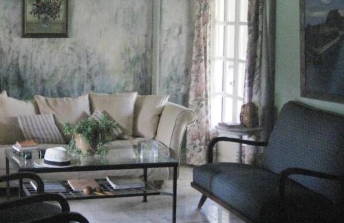 Alepou House | Old cottage in Town